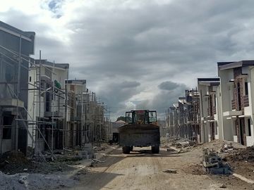 Stonebridge Estates House for sale in Carmona City very near Manila
