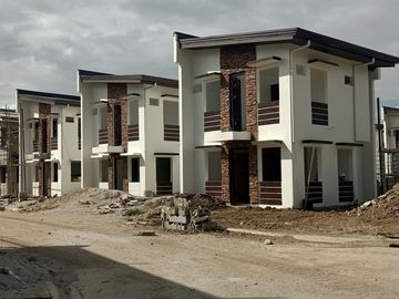 Stonebridge Estates House for sale in Carmona City very near Manila