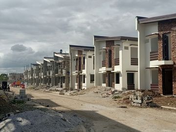Stonebridge Estates House for sale in Carmona City very near Manila