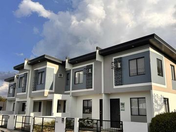FOR SALE: Beautifully Designed Homes at PHirst Sights Bay Expansion