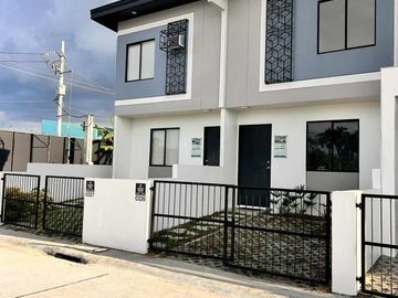 FOR SALE: Beautifully Designed Homes at PHirst Sights Bay Expansion