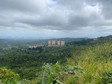 Penthouse - Woodridge - Mahogany Building -Tagaytay Highlands- Amazing Views