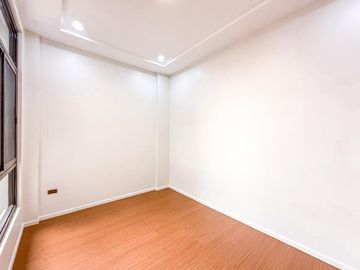 Newly Built Semi-Furnished Modern Single House and Lot For Sale in BF Resort Vil