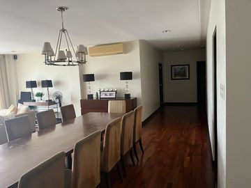 4BR Unit at Tagaytay Highlands, Woodridge Condominium|For Sale