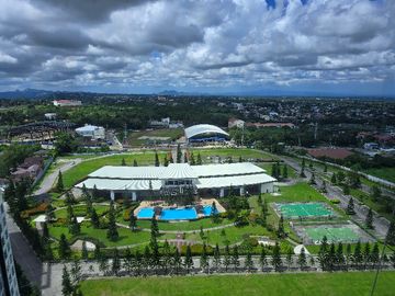 PENTHOUSE in Tagaytay with a SPECTACULAR view of TAAL