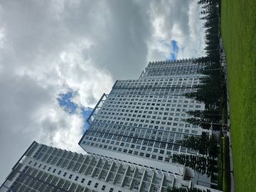 PENTHOUSE in Tagaytay with a SPECTACULAR view of TAAL