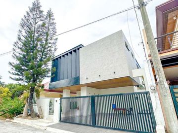 ASTONISHING SPACIOUS MODERN DESIGN BRAND NEW HOUSE FOR SALE IN BF RESORT VILLAGE