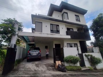 metrogate Dasmarinas estate 3-storey house