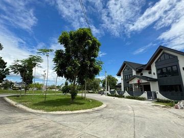 4 Bedroom House for Sale, Wood Grove Subdivision, San Fernando, Pampanga