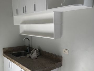 MARQUINTON CORDOVA TOWER / CONDOMINIUM / MARIKINA / 2 BED ROOMS
