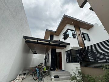 Kingspoint, Quezon City Property: Modern 4-Bedroom House with Lanai - Rey