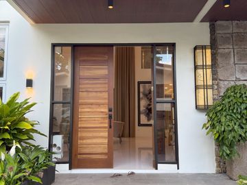 Brandnew House and Lot in Tagaytay for Sale!