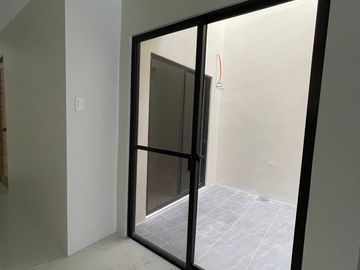 RFO Townhouse unit for sale Located in Sucat, Parañaque City
