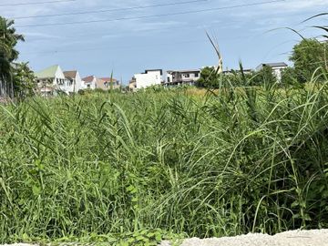 EH-1103: For Sale/ For Rent Commercial Lot!