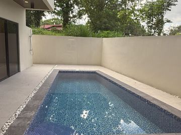 Brand New House and Lot in Tagaytay City For Sale!
