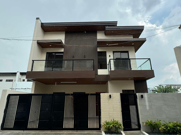 For Sale 4-Bedroom House in Greenwoods Executive Village, Cainta