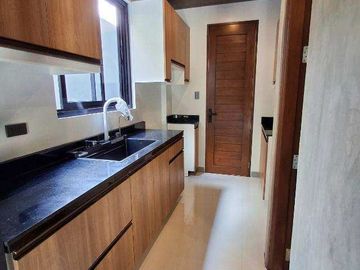 3 Storey Modern Duplex in Vermont Park Executive Village Antipolo