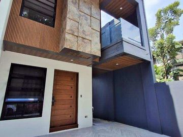 3 Storey Modern Duplex in Vermont Park Executive Village Antipolo