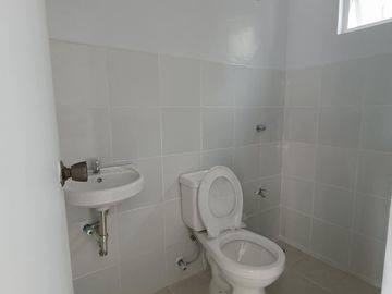 TOWNHOUSE FOR SALE IN SUNFLOWER HOMES EASTRIDGE ANGONO FINISH TURN OVER.