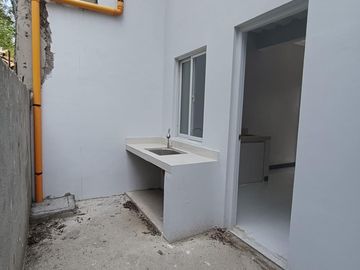 TOWNHOUSE FOR SALE IN SUNFLOWER HOMES EASTRIDGE ANGONO FINISH TURN OVER.