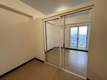 5% DP ONLY in The Aston Place, Dominga St. Pasay City