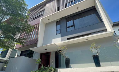 For Lease 7 Bedroom in McKinley Hill Village, Taguig City