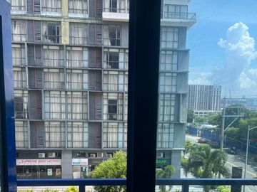 Sea Residences 1 bedroom with balcony