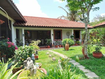 2-bedroom bungalow house for sale at Tagaytay Heights