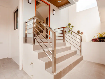 3 Storey Resort for sale in Pansol, Laguna