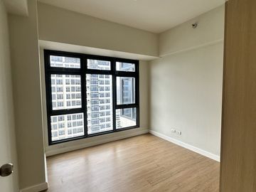 3-bedroom Penthouse For Sale (278sqm) Experience luxury living!