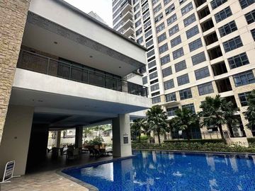 Live in luxury with this stunning 3-bedroom penthouse