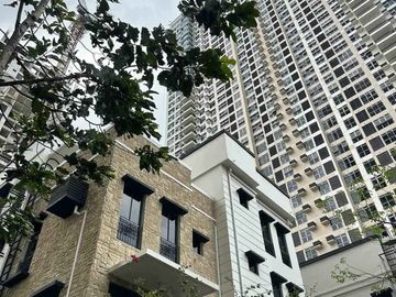 Live in luxury with this stunning 3-bedroom penthouse