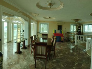 Royal villa in the middle of a botanical dream location with ocean view