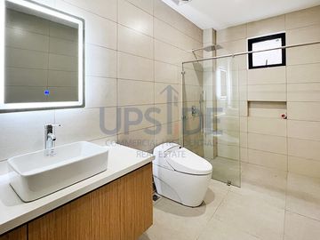 Ayala Westgrove Heights House for Sale | The Brand New 3-Storey Parkside House