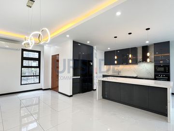 Ayala Westgrove Heights House for Sale | The Brand New 3-Storey Parkside House