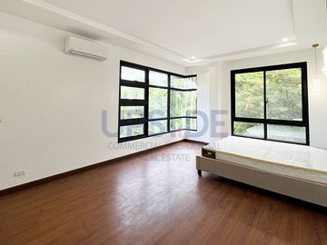 Ayala Westgrove Heights House for Sale | The Brand New 3-Storey Parkside House