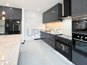Ayala Westgrove Heights House for Sale | The Brand New 3-Storey Parkside House