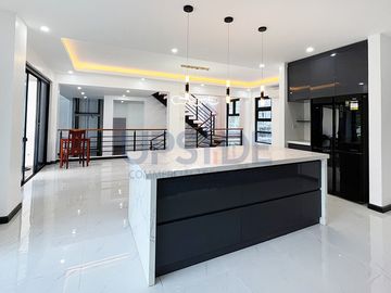 Ayala Westgrove Heights House for Sale | The Brand New 3-Storey Parkside House