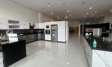 Prime commercial Property near Banawe, Quezon City for Lease