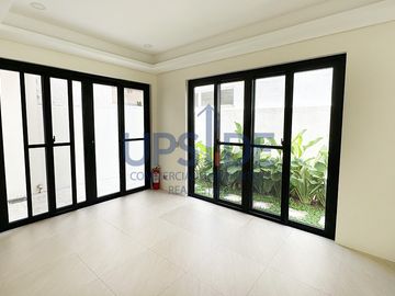 South Forbes Villas House for Sale - Modern Mediterranean House