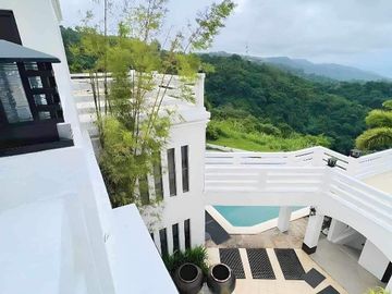 Modern Mansion w amazing view of Taal Tagaytay