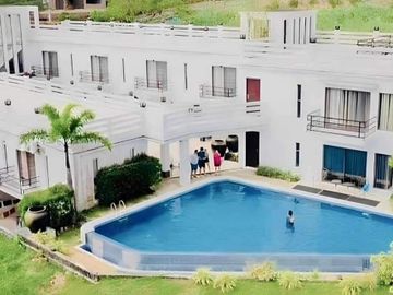 Modern Mansion w amazing view of Taal Tagaytay