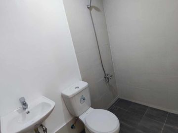 MODERN ELEGANT DESIGN OF TOWNHOUSES IN ANTIPOLO CITY- AHANNA 2 STOREY