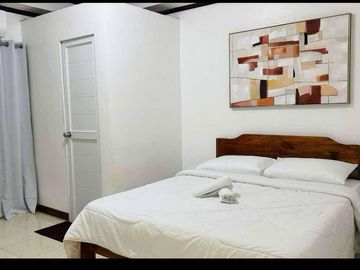 6 Bedrooms Bungalow House