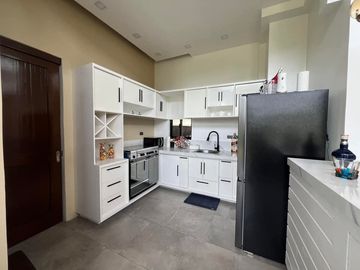 Spacious Modern Bungalow with Garden & High Ceilings in Angeles City