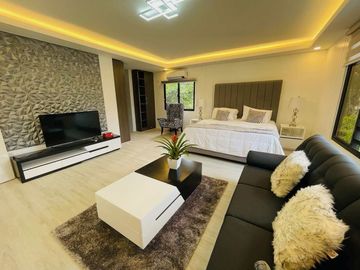 Brand New House and Lot in Tagaytay City For Sale!