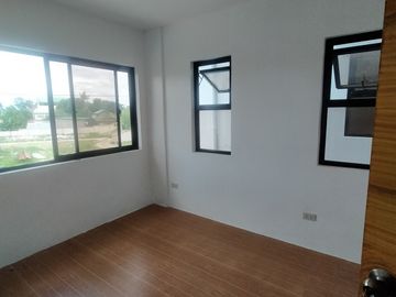 RFO for Sale 3 Bedroom 3TB Duplex House w/ 2 Car Garage in Calamba, Laguna