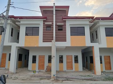RFO for Sale 3 Bedroom 3TB Duplex House w/ 2 Car Garage in Calamba, Laguna