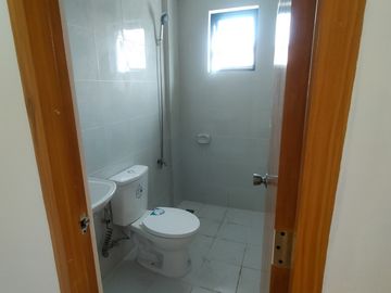 RFO for Sale 3 Bedroom 3TB Duplex House w/ 2 Car Garage in Calamba, Laguna