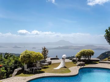TAGAYTAY Amazing Rest house w view nr Skyranch Taal Vista Highlands Crosswind